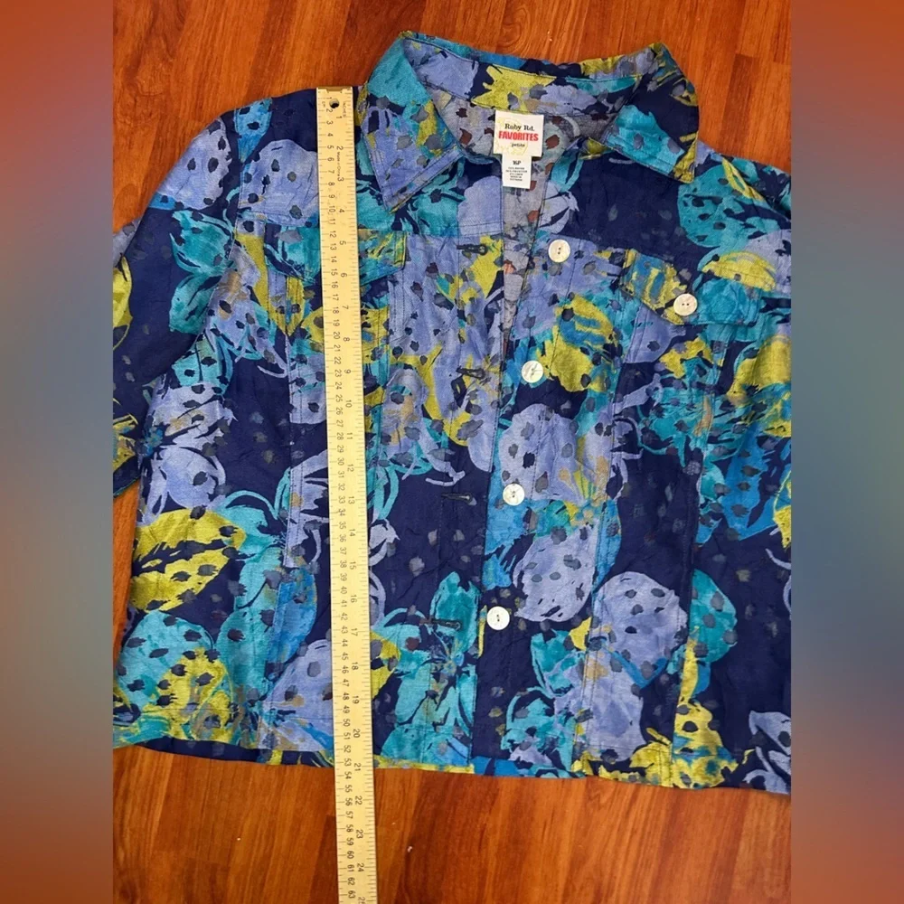 Ruby Rd. Multicolor Abstract Button-Up Shirt - Picture 8 of 9